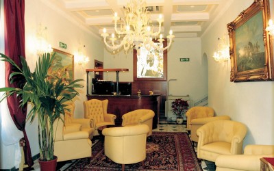 One World Trips - Hotel Donatello | Florence, Italy