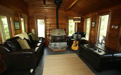 One World Trips - Algonquin Cottage | Algonquin, Canada