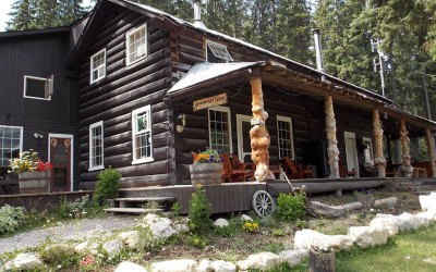 One World Trips - Beaverfoot Lodge | Golden, Canada