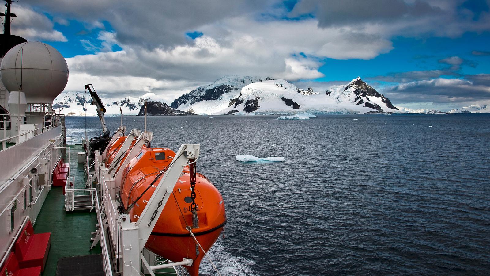 One World Trips - Marine - Expedition Cruises - Antarctica